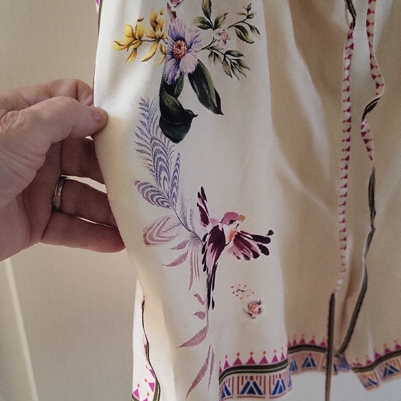 Johnny Was Cream Floral Women's Shorts - Picture 5 of 11